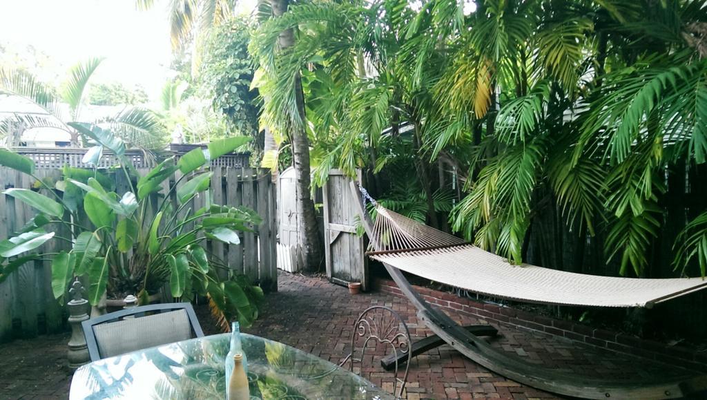 Frances Street Bottle Inn Key West Exterior foto